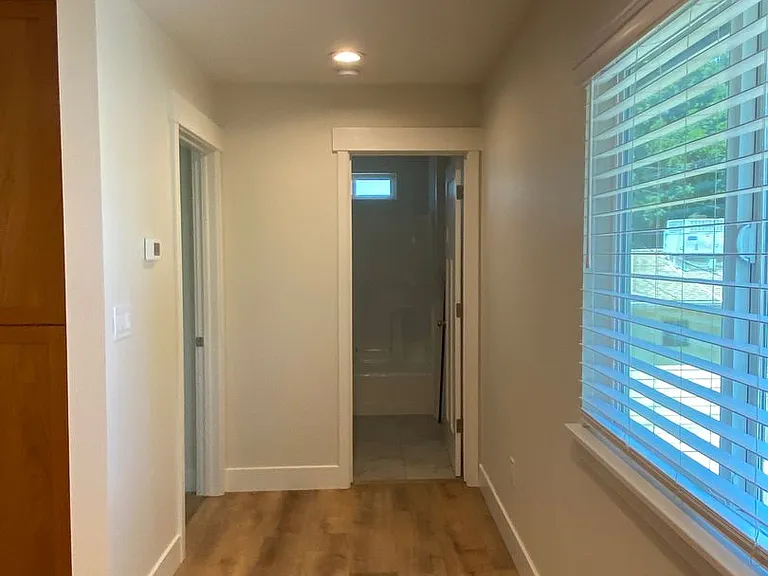 606B West St — Photo 12