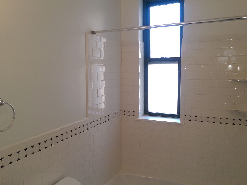 2nd image of 136 Sycamore Ln