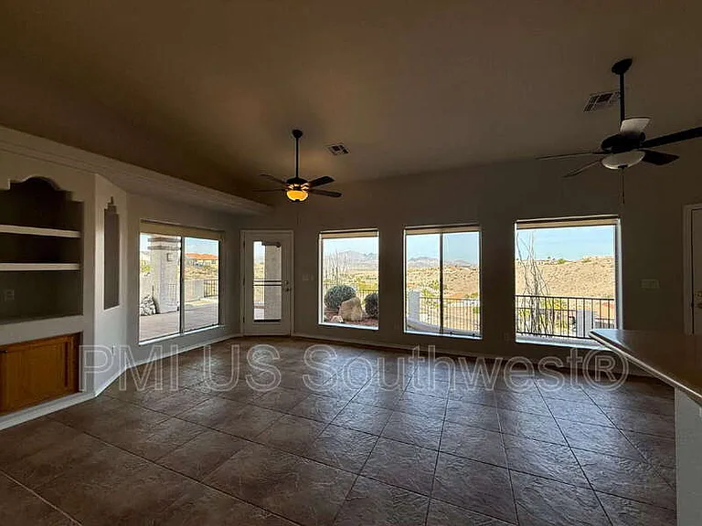 2917 Desert Vista Dr — Photo 1