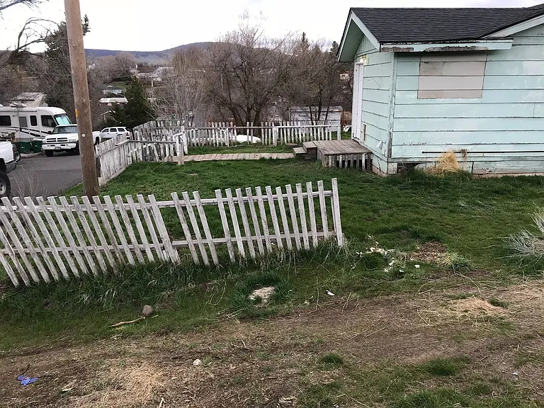 220 Doty St — Photo 3