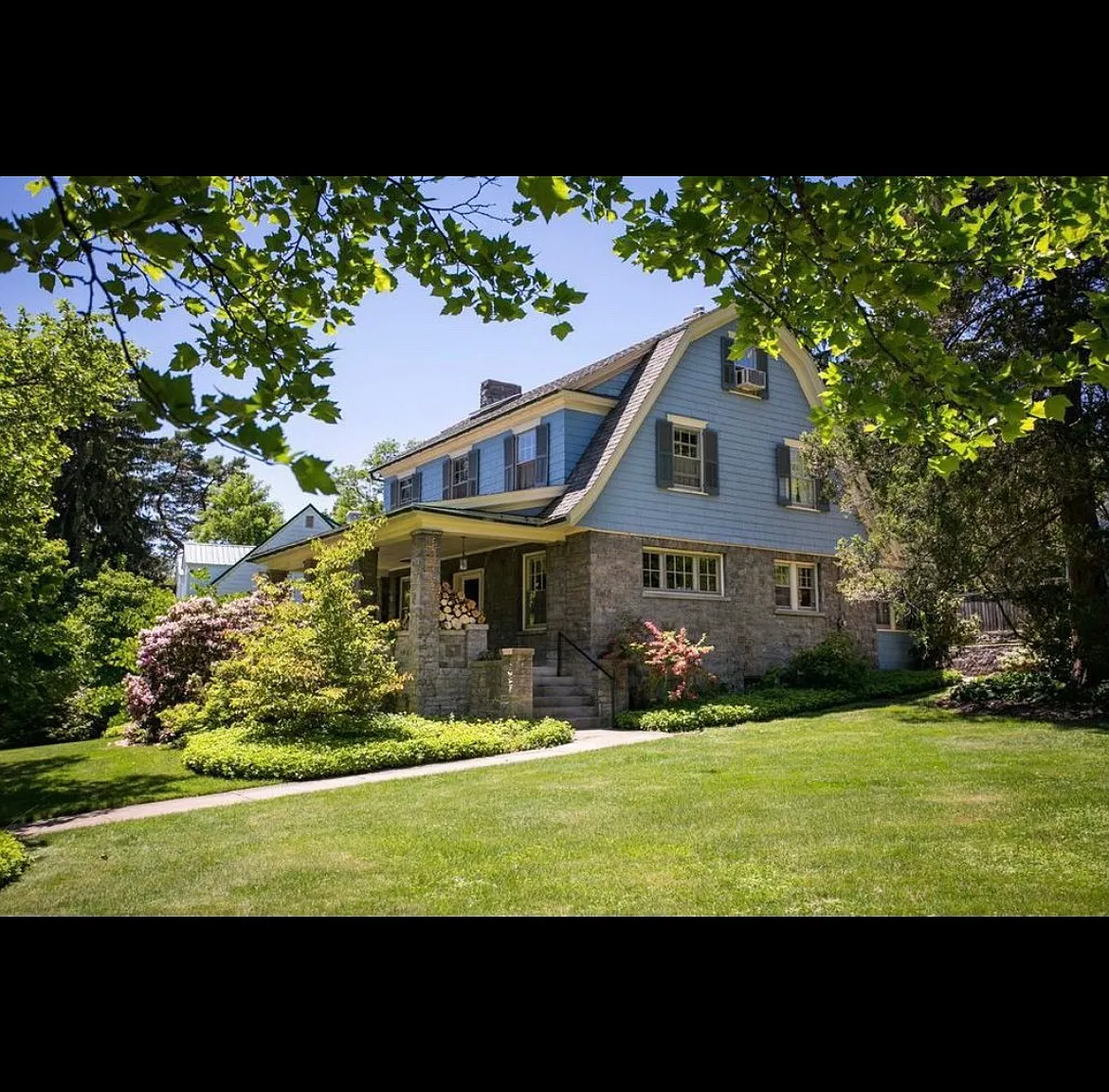 5 bed, 3300 sqft, $6,000 — Photo 1