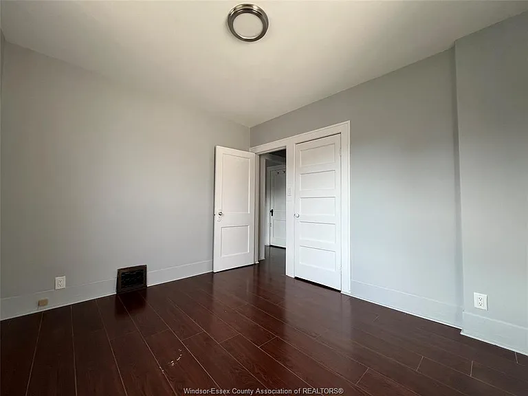 1814 Cadillac St — Photo 4