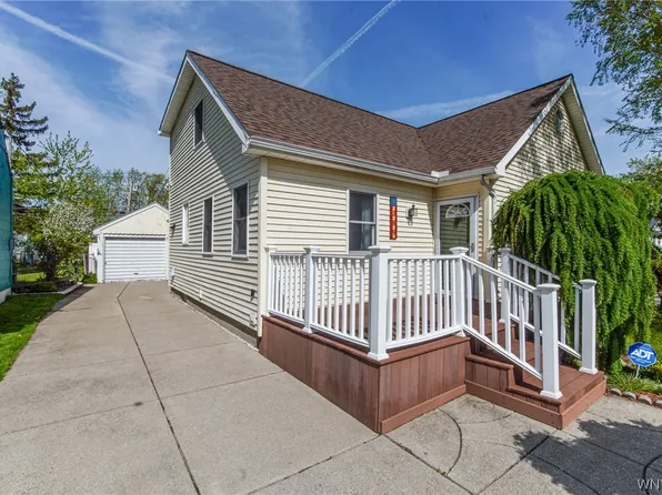 389 Bernhardt Dr, Amherst, NY 14226