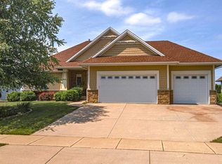1414 Spahn Dr, Waunakee, WI 53597