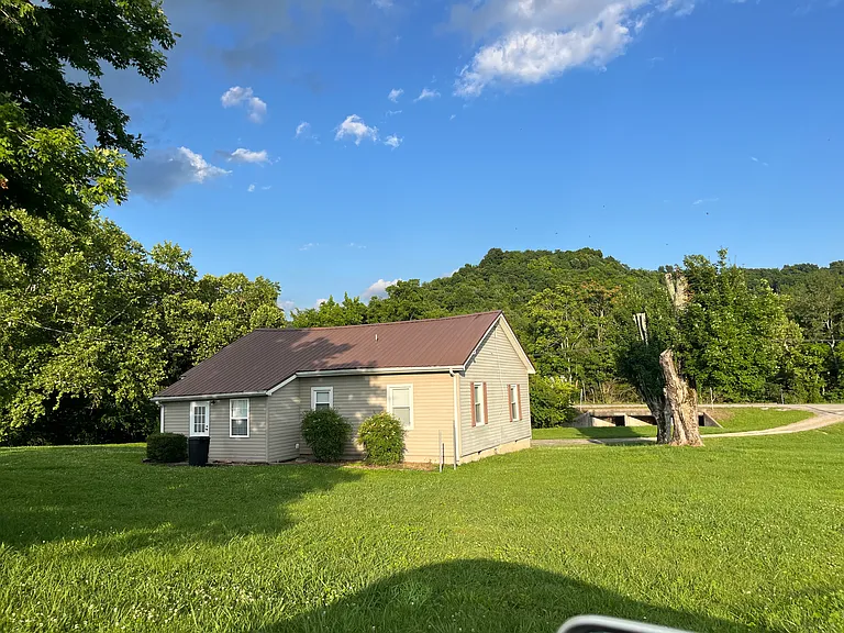 1135 McBrides Branch Rd — Photo 3