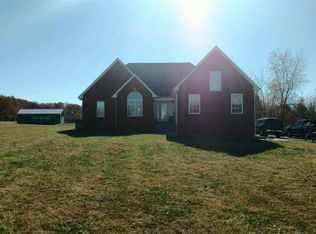 720 Clearview Rd, Cottontown, TN 37048