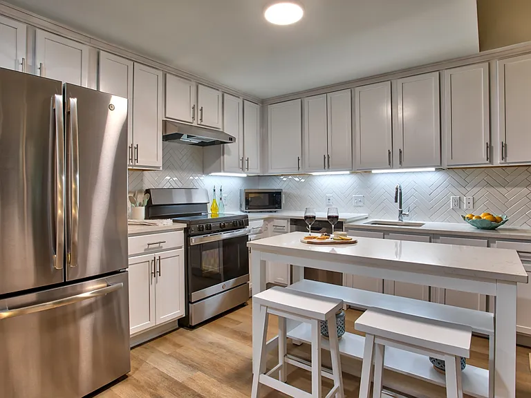27 Atlantic Apartments — Photo 23