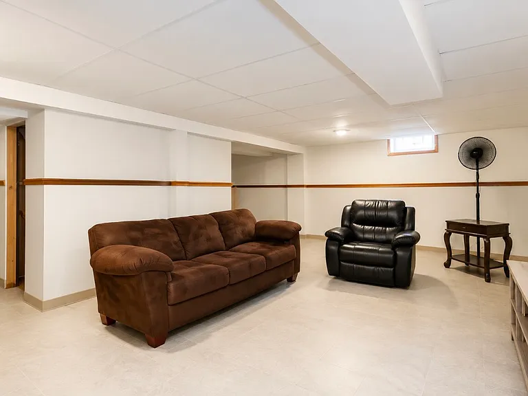 2079 W 50th Pl — Photo 16