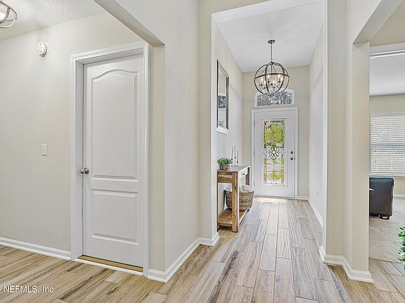 5th image of 287 SHETLAND Drive
