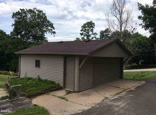 106 S Carroll St, Mount Carroll, IL 61053