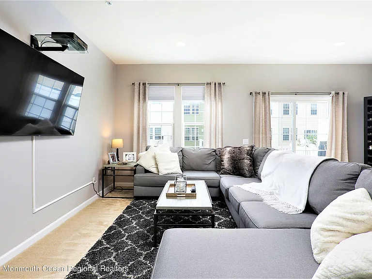 137 Beacon Ln #605 — Photo 8