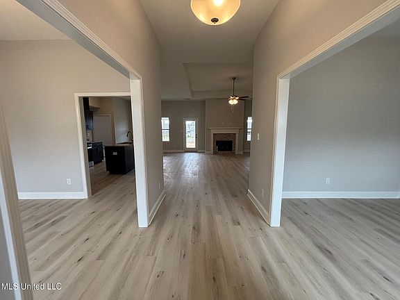 3rd image of 3498 Jaguar Blvd