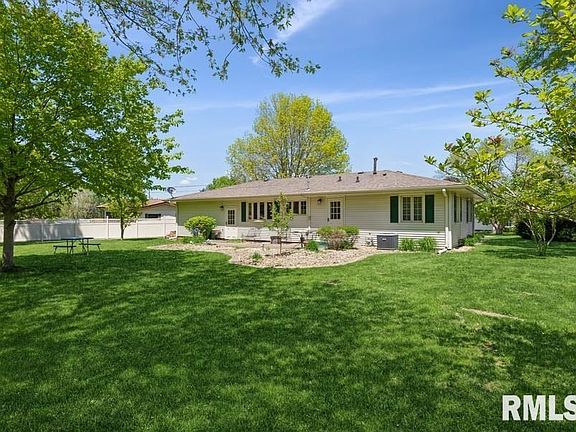 2nd image of 1337 Hilltop Dr