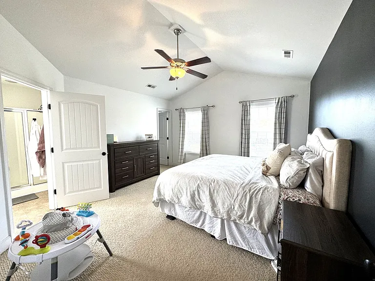 418 Amaryllis Ln — Photo 17