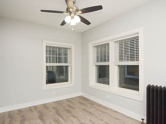 5th image of 1063 W Glenlake Ave #1S