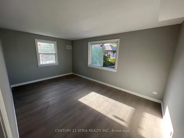 757 Lock St #UPPER — Photo 1