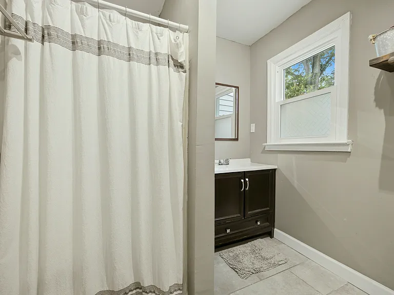 2596 Gordon Cir SE — Photo 18
