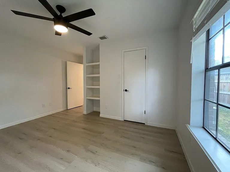 2201 Pin Oak Rd — Photo 18