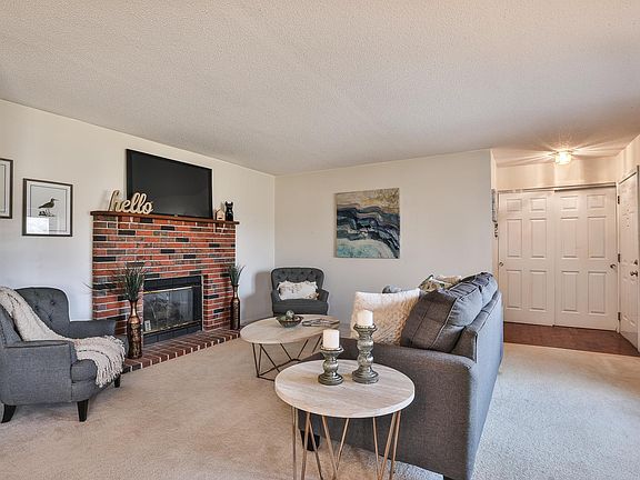 4th image of 6592 Dolphin Cir E