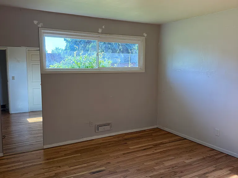 659 SE 11th Ave — Photo 14