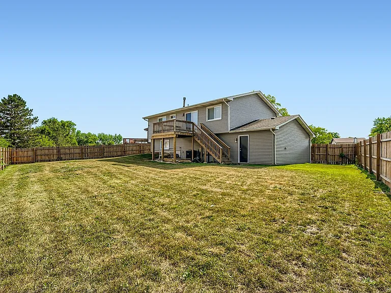 5611 Allemong Dr — Photo 29