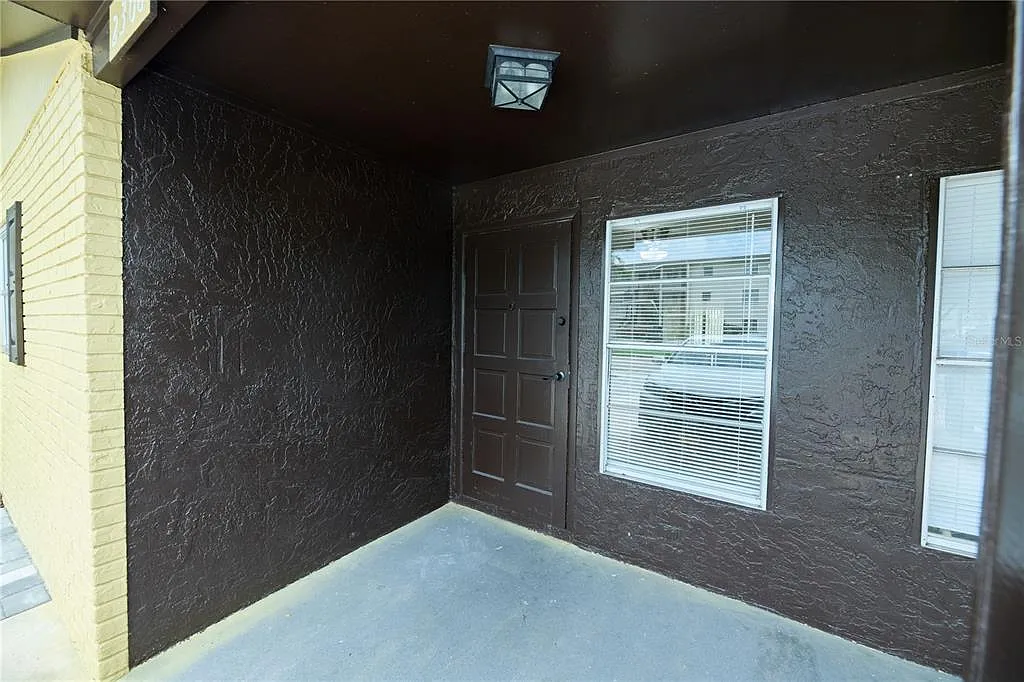 2 bed, 2.0 bath, 1940 sqft, $2,000 — Photo 3