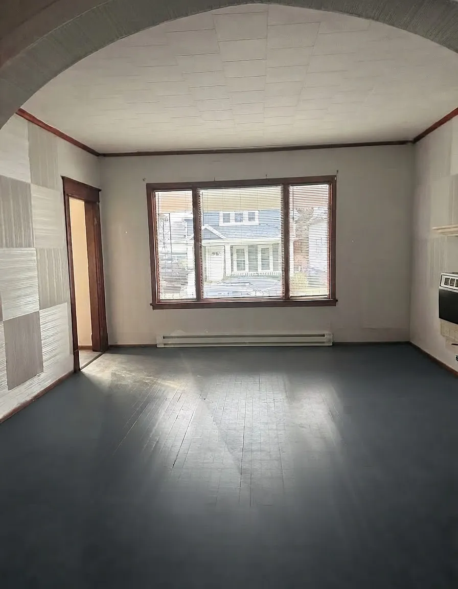 3 bed, $1,300 — Photo 3