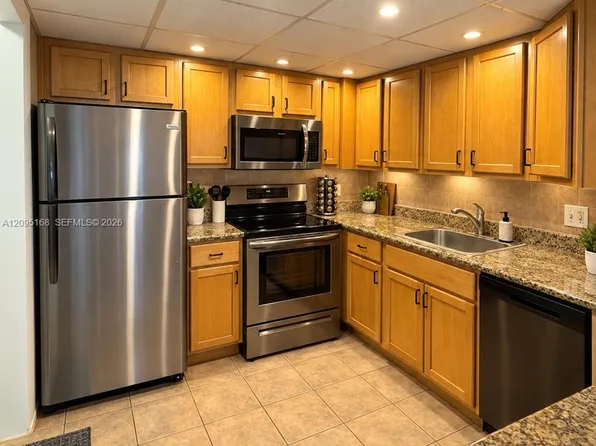 610 Tennis Club Dr APT 303, Fort Lauderdale, FL 33311