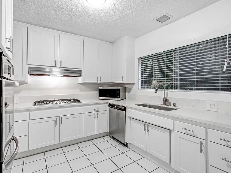 Fulton Terrace Apartments — Photo 12