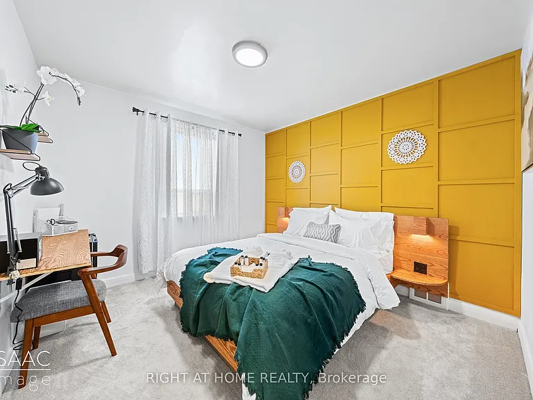 98 Yorkview Dr — Photo 13
