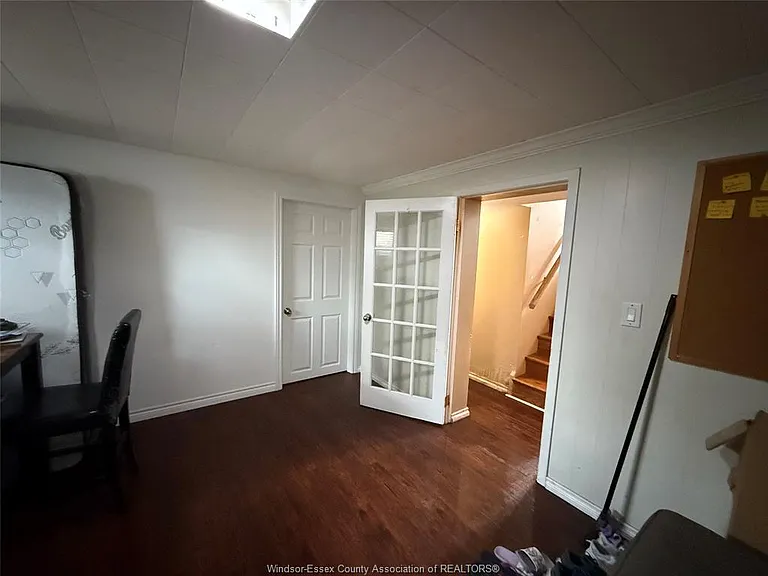 3087 Avondale Ave — Photo 2