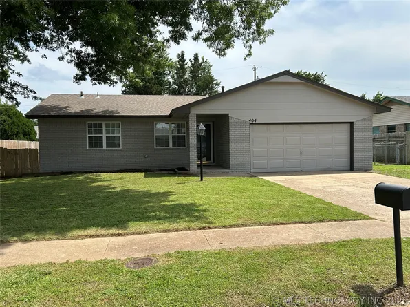 404 Tobago Dr, Sand Springs, OK 74063