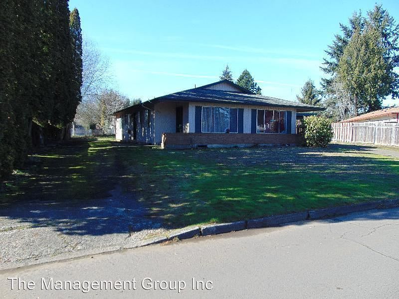 1st image of 204 SE 157th Ave