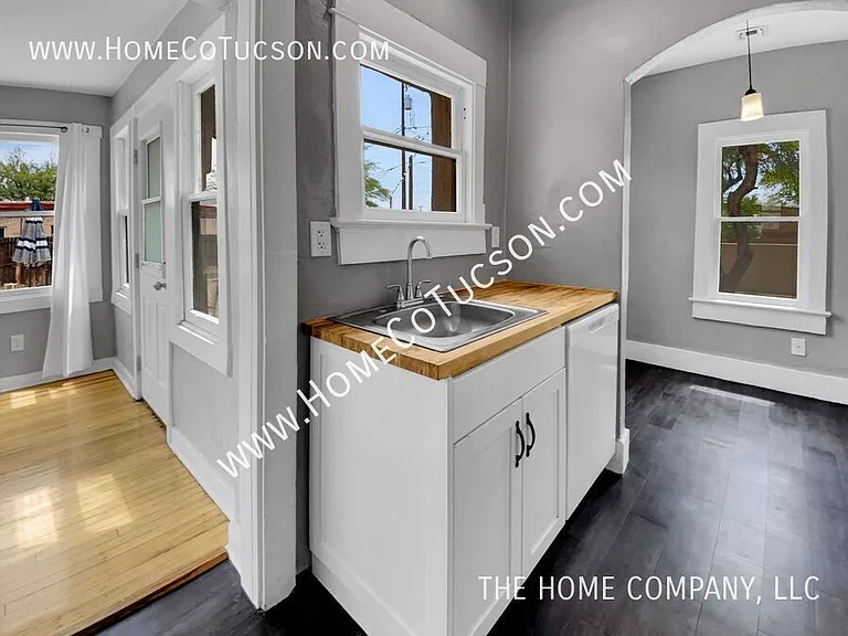 1401 N Camilla Blvd — Photo 8