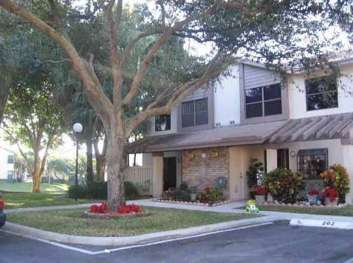 1st image of 4809 NW 22nd St
