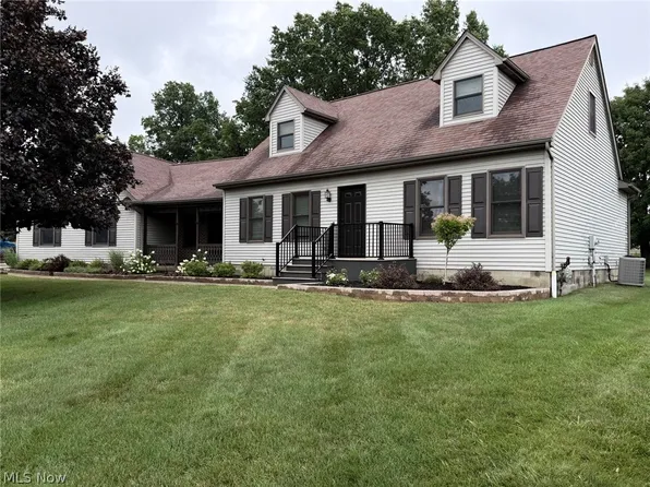 3373 42nd St, Canfield, OH 44406