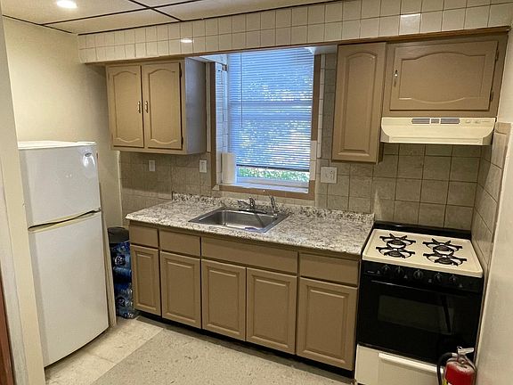 4th image of 6323 Greenway Ave #B