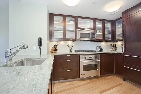 Sold by BLU Real Estate | media 20