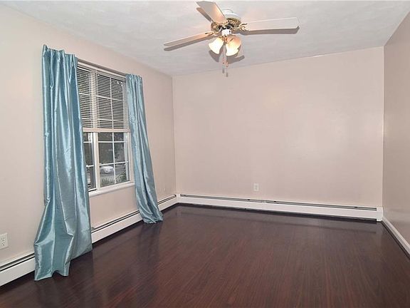 4th image of 39 Marigold Cir