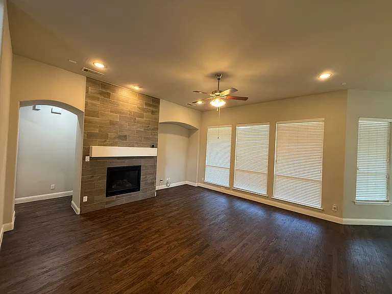 1101 Prairie Ridge Ln — Photo 6