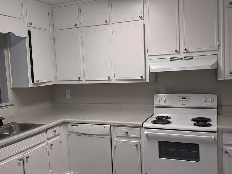5507 Estates Ct — Photo 2