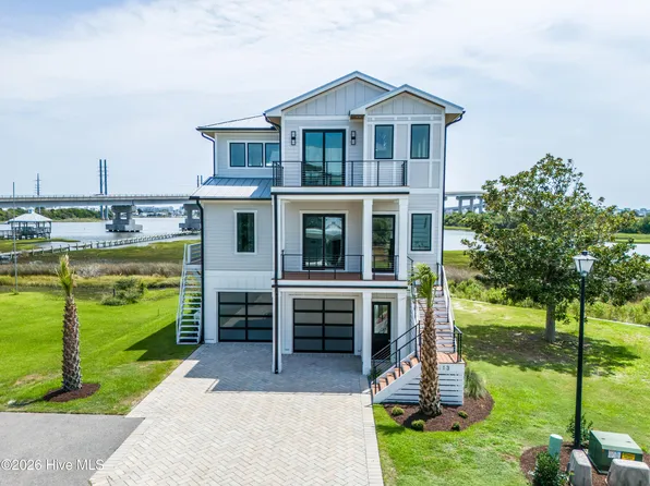 113 Diamond Pt Court, Surf City, NC 28445