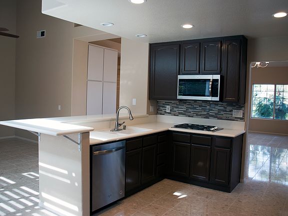 Light and Bright Kitchen