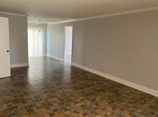 880 Greenfield Ave APT O, Hanford, CA 93230