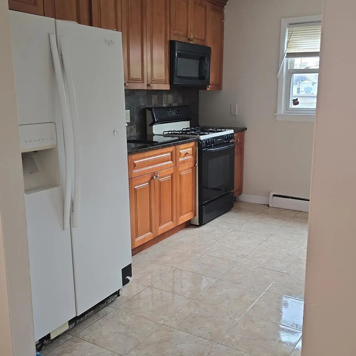 3 bed, 1.0 bath, $2,750 — Photo 2