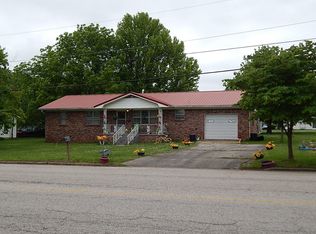 506 Carroll Ave, Green Forest, AR 72638