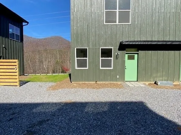15 Appalachian Trl, Maggie Valley, NC 28751
