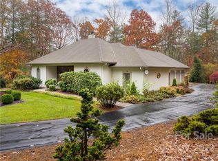 129 Parkway Cres, Arden, NC 28704