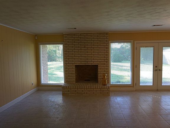 5th image of 520 E Gill St
