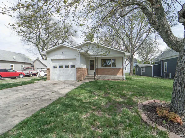 515 J St, Aurora, NE 68818